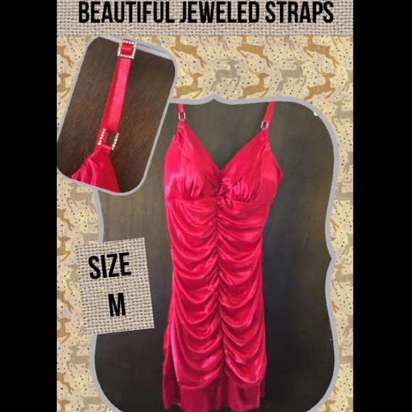 Beautiful red dress with strappy bling details - Picture 3 of 3